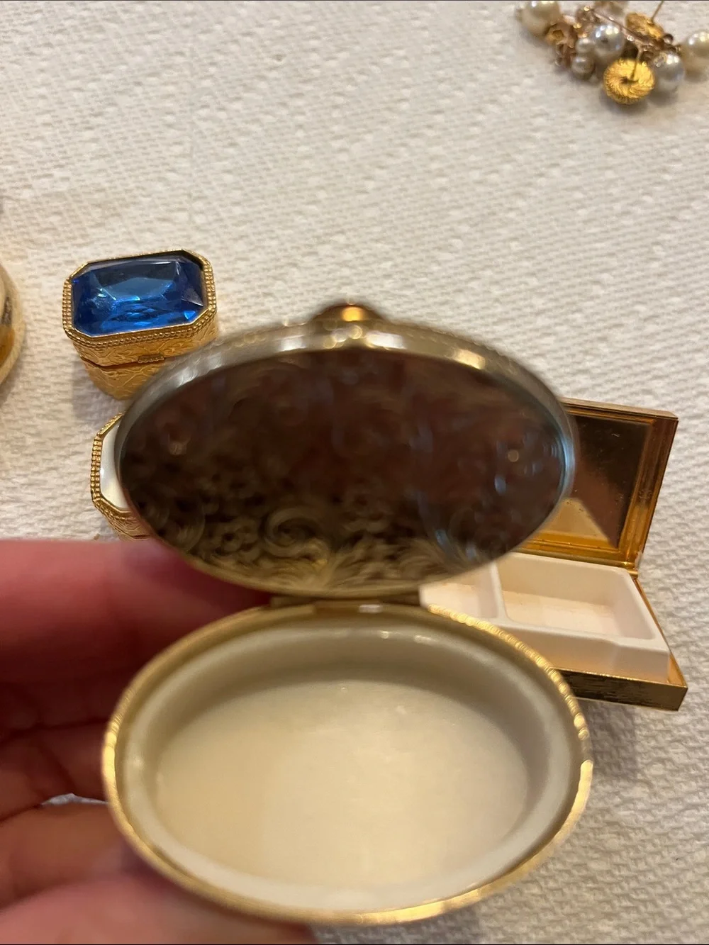 Vintage Gold Tone Trinket pill Boxes with Floral Porcelain Box - Picture 8 of 8